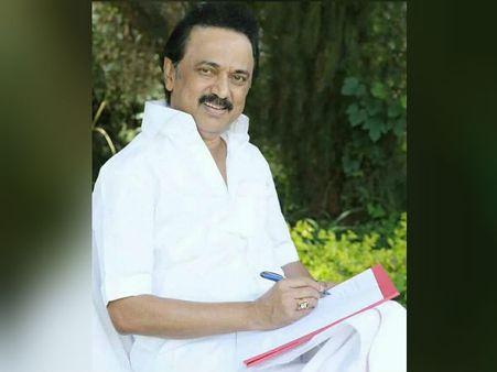 स्टालिन की शोक सभा में थे करुणानिधि, तब MK के पैदा होने की मिली खबर