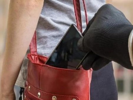 19 साल की लड़की ने खुद खोजा चोरी हुआ फोन, चोर को भी पकड़वाया