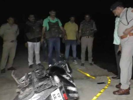 वाराणसी: पुलिस मुठभेड़ में गिरफ्तार हुआ 25 हजार का इनामी 'अन्ना', देखें लाइव मुठभेड़