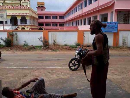 तीर्थनगरी पुष्कर में नशे में धुत्त विदेशियों ने फिर मचाया हंगामा