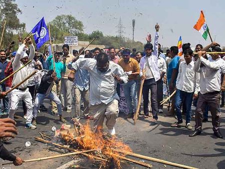 भारत बंद: गुरुवार को होने वाले भारत बंद पर अड़े दलित संगठन, सरकार ने की शामिल ना होने की अपील