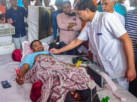 हार्दिक पटेल के अनशन का दसवां दिन, बिगड़ती तबीयत के बीच जारी की वसीयत