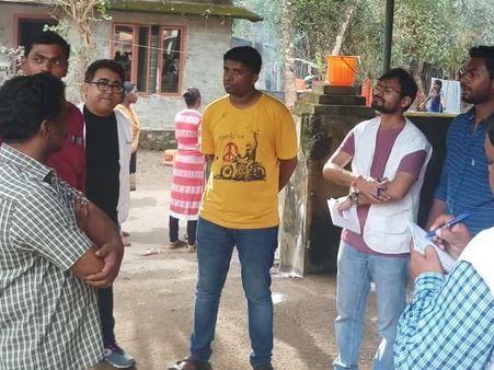 केरल बाढ़ पीड़ितों के लिए इस IAS अफसर ने ली निजी छुट्टी, बिना पहचान बताए दिन-रात करता रहा काम