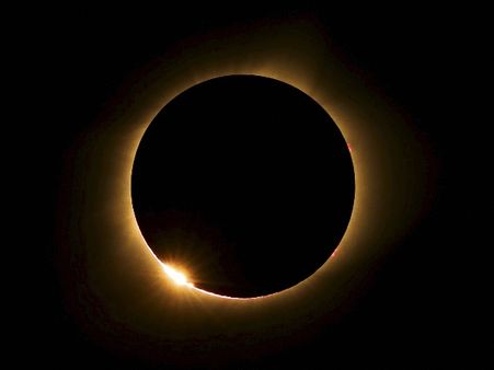 रविवार को ये तीन चीजें पानी में डालकर नहाएं, होगी हर तरह से तरक्की