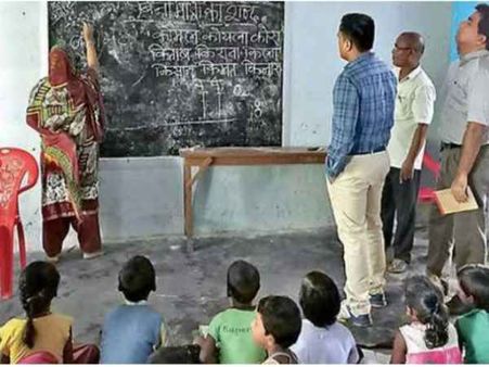 बिहार के विद्यालयों में पढ़ाने वाले 131 गुरुजी हुए फेल, शिक्षकों में मचा हड़कंप