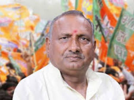 SC/ST एक्‍ट के विरोध में BJP सांसद के घर का घेराव करने वाले छात्रों पर मुकदमा