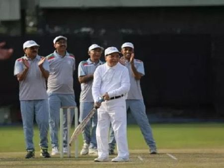 जब कोटला के मैदान पर बल्लेबाजी करते नजर आए CJI दीपक मिश्रा