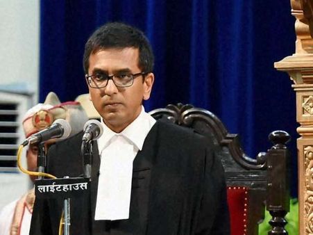 आधार पर फैसला: जस्टिस डी वाई चंद्रचूड़ ने क्यों ‘आधार’ को कहा पूरी तरह असंवैधानिक