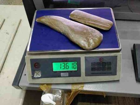 राजस्थान: चप्पल में इस तरीके से छिपाकर लाया जा रहा था सोना, यह देख एयरपोर्ट पर लोग रह गए दंग