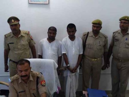 वृंदावन में साधु के वेश में रह रहे दो बांग्लादेशी नागरिकों को पुलिस ने किया गिरफ्तार