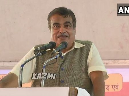 नितिन गडकरी का दावा- दिसंबर से पहले 70 से 80 फीसदी साफ हो जाएगी गंगा