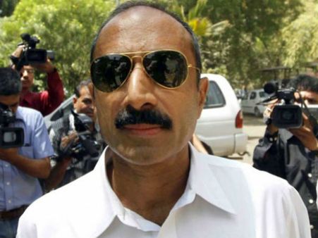 गुजरात: पूर्व आईपीएस संजीव भट्ट 20 साल पुराने मामले में गिरफ्तार