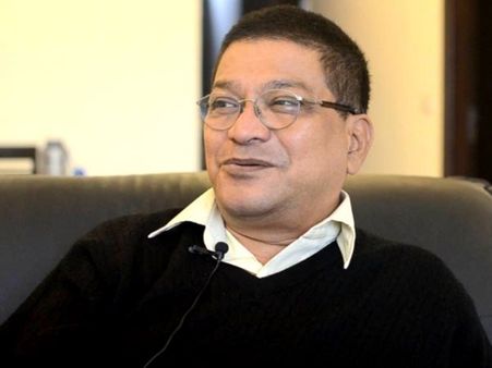 मिलिए ऐसे शख्‍स से जिसने शास्‍त्र पढ़ने के बाद समलैंगिकों के अधिकारों की लड़ी लड़ाई