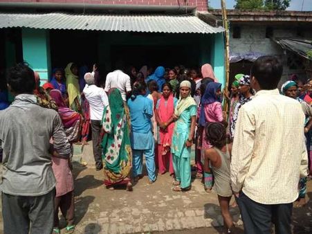 दरोगा के बेटे की दरिंदगी, छात्र को पीट-पीटकर किया अधमरा, आहत छात्र ने लगा ली फांसी