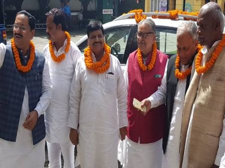 2019 में अखिलेश से मुकाबले को तैयार शिवपाल, आशीर्वाद लेने पहुंचे पशुपतिनाथ मंदिर