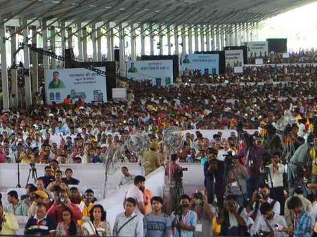 'अमरूदों के बाग' में अब नहीं जा सकेंगे मोदी, राहुल और सोनिया, हाईकोर्ट ने लगाई रोक