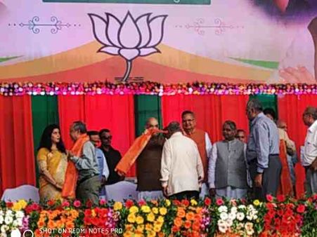 छत्तीसगढ़: 24 रिटायर्ड अधिकारियों ने अमित शाह की मौजूदगी में थामा भाजपा का दामन, कई विधायकों का कट सकता है टिकट