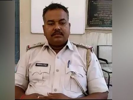 बीवी के साथ घूमने निकले पुलिसवाले को ट्रैफिक कर्मी ने पीटा, गिड़गिड़ाकर बोले- मुझे मत मारो मैं दरोगा हूं