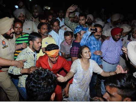 अमृतसर ट्रेन हादसा: '1947 के बाद पहली बार देखा ऐसा मंजर, जहां किसी का सिर नहीं तो किसी का हाथ नहीं'