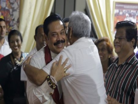 श्रीलंका में 'अलोकतांत्रिक तख्तापलट', भारत विरोधी राजपक्षे ने सत्ता पर किया कब्जा, अमेरिका ने दी चेतावनी