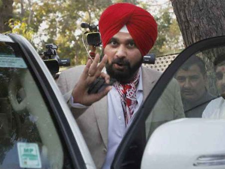 अमृतसर ट्रेन हादसा: हादसे में अनाथ हुए बच्चों की जिम्मेदारी उठाएंगे नवजोत सिंह सिद्धू