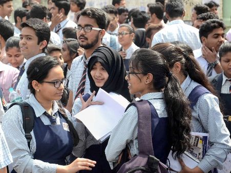 यूपी बोर्ड में अब बच्चों को पढ़ाई जाएगी वैदिक गणित, अगले साल से होगा शुरू