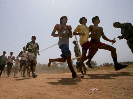 सेना भर्ती फर्जीवाड़े: दौड़ किसी ने लगाई, मेडिकल कराने आया कोई और