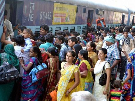 अब रेलवे से आप सीधे कर सकते हैं आप अपनी शिकायत