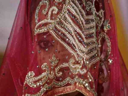 शादी के अगली रात घरवालों को नशीला पदार्थ खिलाकर भाग गई लुटेरी दुल्हन, 5 महीने बाद हुई गिरफ्तार