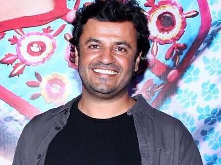 अपने पूर्व पार्टनर्स के खिलाफ विकास बहल ने ठोका 10 करोड़ की मानहानि का मुकदमा