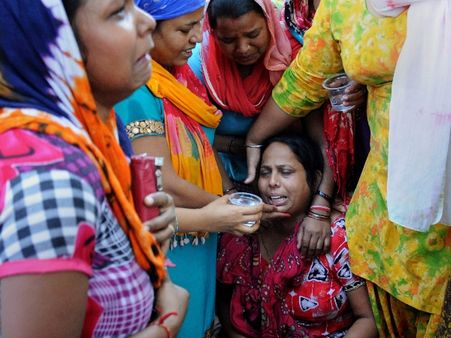 अमृतसर हादसा: वॉट्सऐप पर देखा बेटे का कटा सिर, नहीं मिला बेबस पिता को पुत्र का पूरा शव