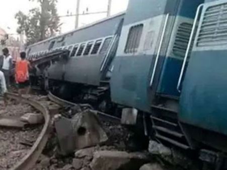 UP: रायबरेली में न्यू फरक्का एक्सप्रेस की 6 बोगियां पटरी से उतरीं, 7 की मौत, रेलमंत्री ने दिए जांच के आदेश