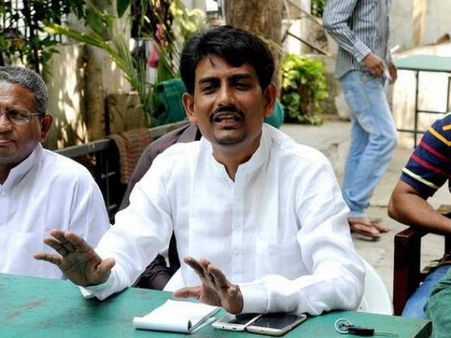 कांग्रेस विधायक अल्पेश ठाकोर का सिर कलम करने पर एक करोड़ का इनाम, यूपी के इस शहर में लगे पोस्टर