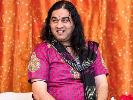 देवकीनंदन ठाकुर ने राजनीति पार्टी बनाने का किया ऐलान, सरकार को दिया अल्टीमेटम