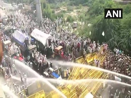 किसान नेता नरेश टिकैत बोले, सरकार का आश्वासन मंजूर नहीं, जारी रहेगा आंदोलन