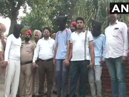 एके-47 के साथ इंजीनियरिंग कॉलेज के तीन छात्र गिरफ्तार, आतंकी संगठन से जुड़े होने का आरोप