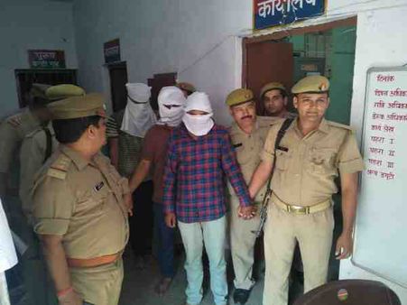 फर्जी डॉक्यूमेंट तैयार कर सेना में करा रहे थे भर्ती, पुलिस ने ऐसे पकड़ा