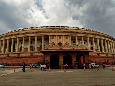 RTI: सांसदों पर 4 साल में वेतन-भत्तों पर खर्च हुए लगभग 20 अरब