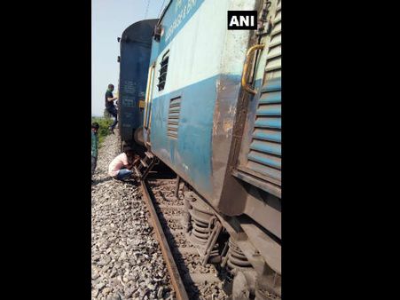 ओडिशा: सिकंदराबाद-हावड़ा फलकनुमा एक्‍सप्रेस का गार्ड कोच पटरी से उतरा, कोई हताहत नहीं