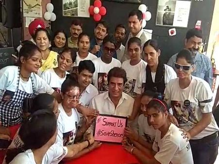 बंद होने की कगार पर एसिड अटैक पीड़ितों का शीरोज हैंगआउट कैफे