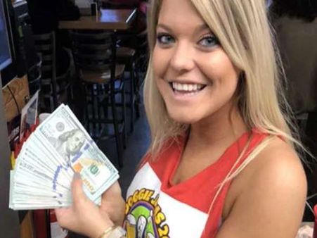 दो गिलास पानी पीने के लिए इस शख्स ने दिया साढ़े 7 लाख की टिप