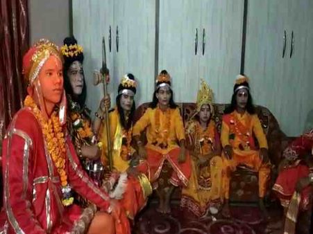 यूपी: राम-भरत मिलाप के बाद मंच पर हुआ अश्लील डांस, रामलीला कमेटी ने साधी चुप्पी
