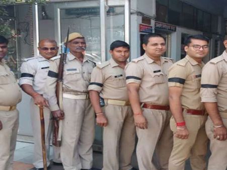 विवेक तिवारी मर्डर केस: एक बार फिर विरोध की तैयारी में यूपी पुलिस के जवान, मैसेज वायरल