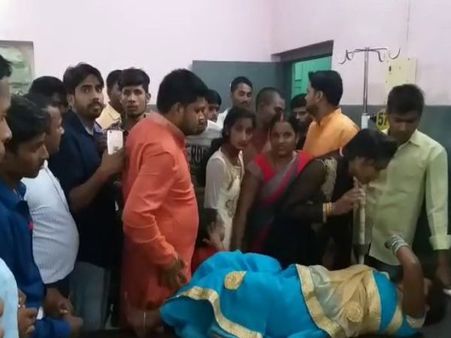 मेला घूमने गई महिलाओं को मनचलों ने बनाया निशाना, ब्लेड से किया वार