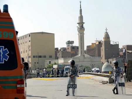 मिस्र: ईसाई तीर्थयात्रियों की बस IS अटैक, 8 की मौत, 14 घायल