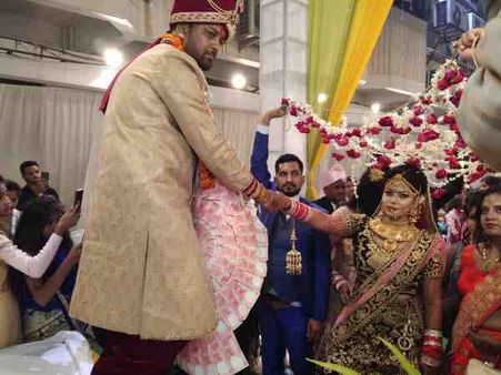 जाति को नकारते हुए दलित और ब्राह्मण में हुई शादी, चौतरफा हुई तारीफ