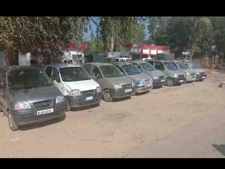 VIDEO: गर्लफ्रेंड के चक्कर में चोरी करते थे लग्जरी कारें, बरामद हुई 9 गाड़ियां