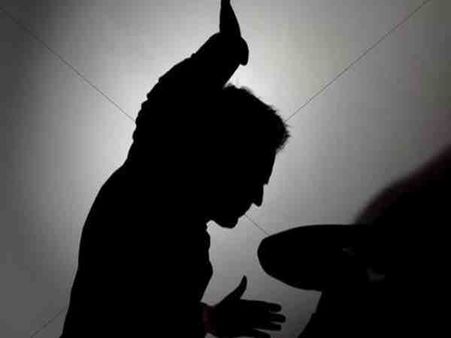 शादी के दो साल बाद पत्नी की हाइट छोटी बताकर पति ने ढाए जुल्म