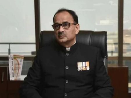 CBI विवाद: CVC रिपोर्ट पर जवाब देने के लिए आलोक वर्मा ने मांगा समय, SC ने दिया 3 घंटे