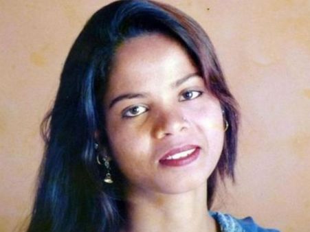 पाकिस्‍तान की मुल्‍तान की जेल से हुई आसिया बीबी की रिहाई, चार्टर प्‍लेन से नीदरलैंड के लिए रवाना